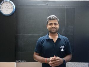 Read more about the article Unlocking the Secrets of Physics: How Padhi Sir is Helping Neet Aspirants Achieve Success